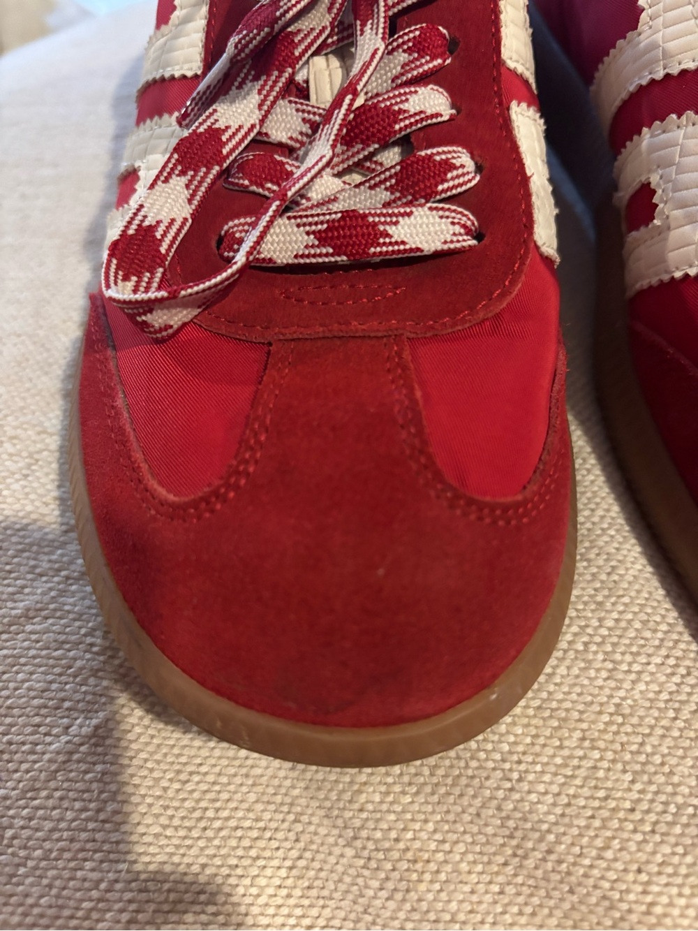 Back 70 GHOST Red & White Low-Top Sneakers Size 39 Like new! Worn once - Picture 2 of 7